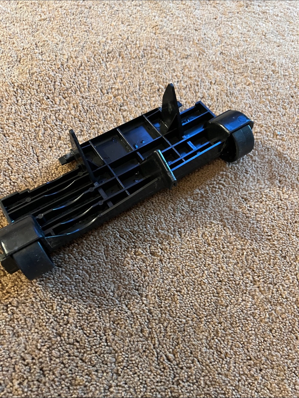 Bissell Black Plastic Roller Assembly
